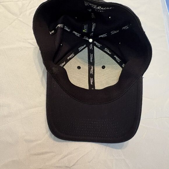 Titleist Black Fitted Hat Size L/XL - Picture 6 of 8